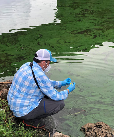 lakeworthwaterkeeper-sampling-bluegreenalgae